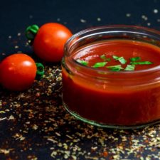 No-peel Tomato Sauce -image
