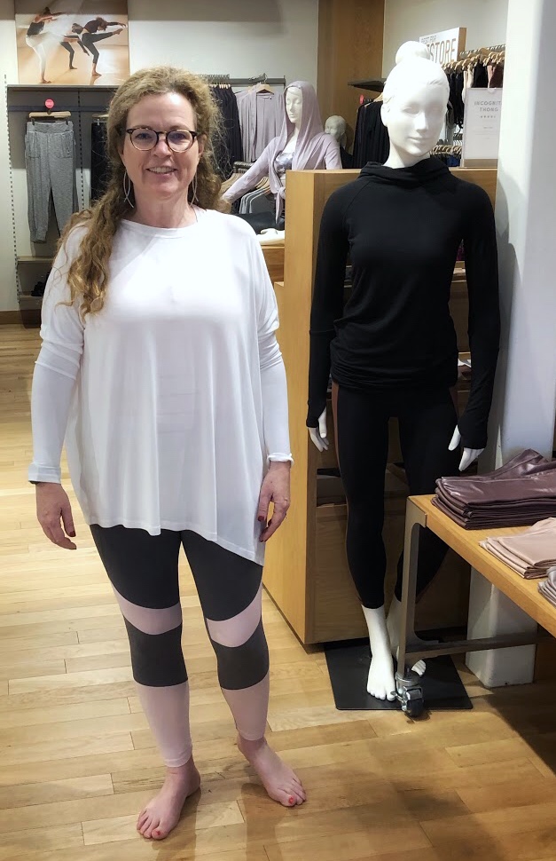 How to wear workout clothes for women over 50 including older ladies