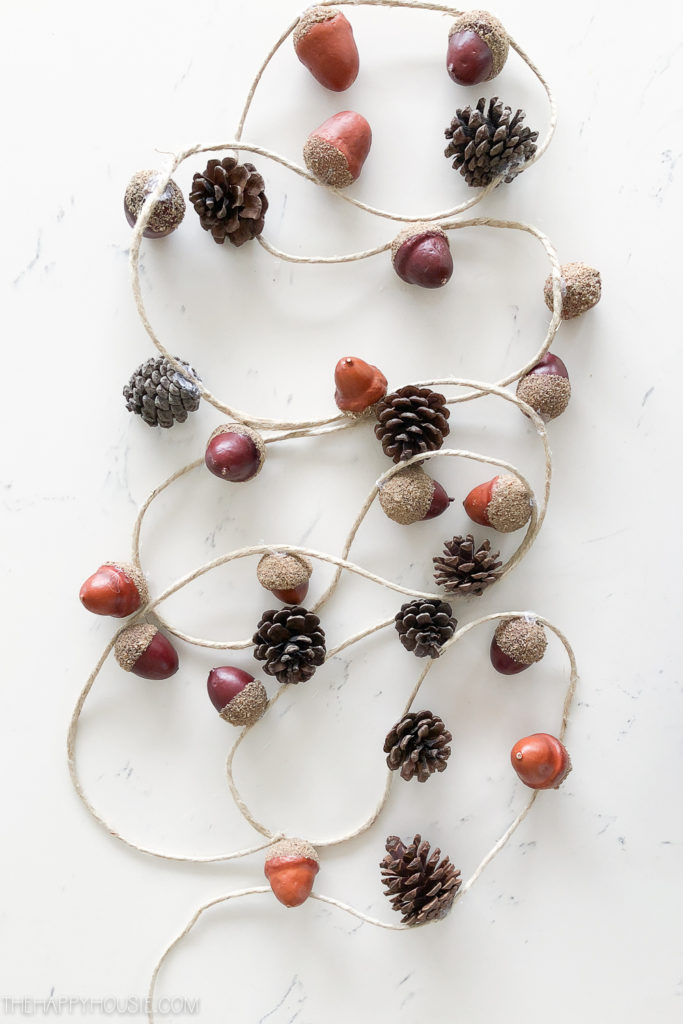 fall decor, DIY fall crafts, fall crafting ideas, homemade acorn garland