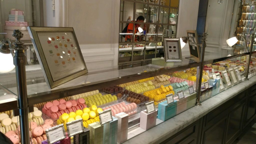 3 days in paris france chocolate macaroon shopping parks museums