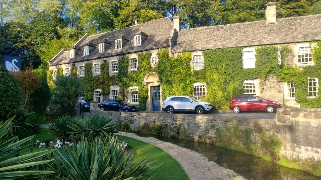 walking the cotswolds swan hotel