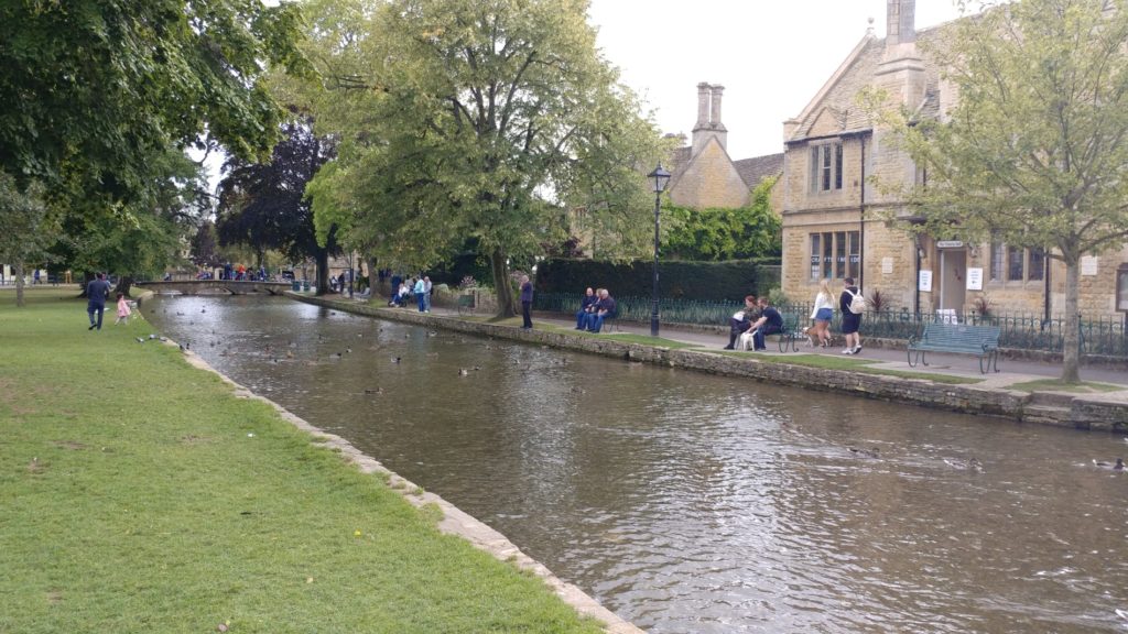 walking the cotswolds venice of england