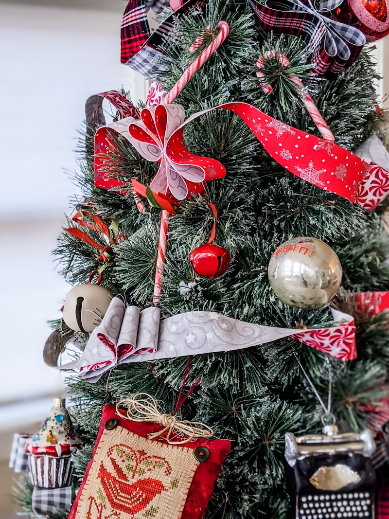 DIY Christmas Ornaments: Fabric Christmas Trees