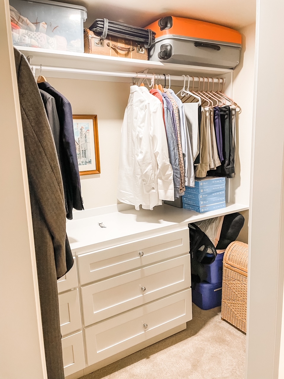 The closet with drawers under the rack