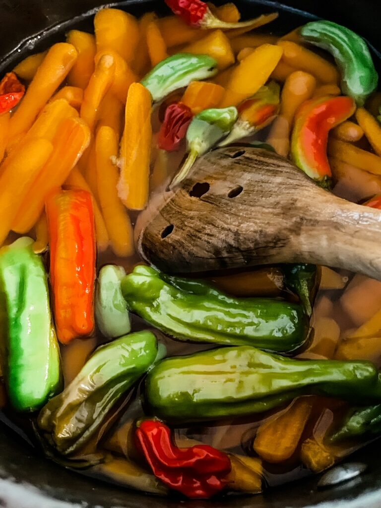 The simmering mix for the 5-ingredients pickled carrots