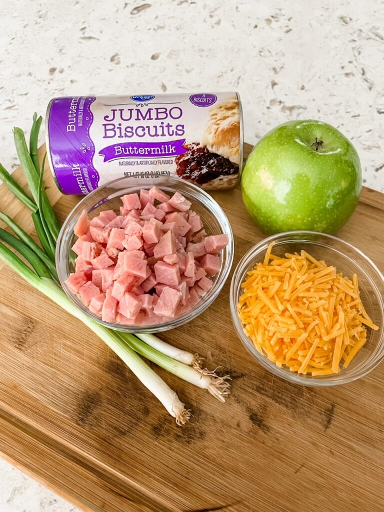The ingredients for the Easy Cheesy Ham and Apple Hand Pies