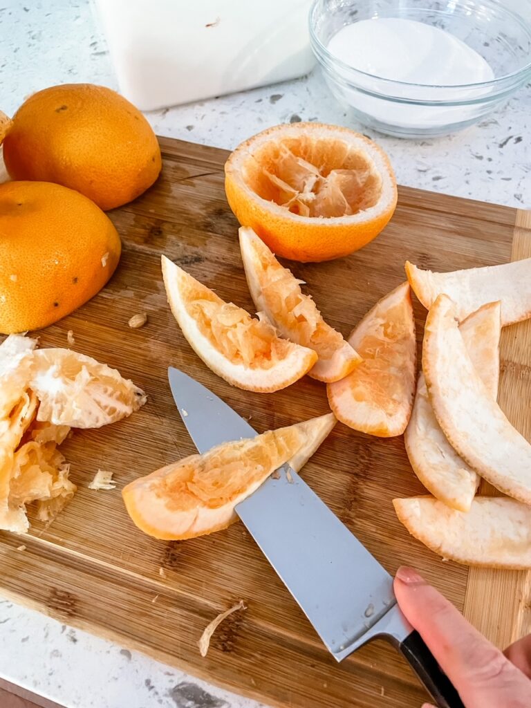 The oranges cut into slices