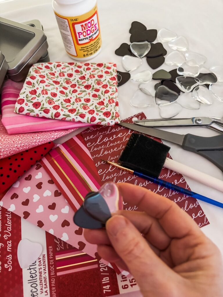 The materials needed to make the Valentine Heart Magnets